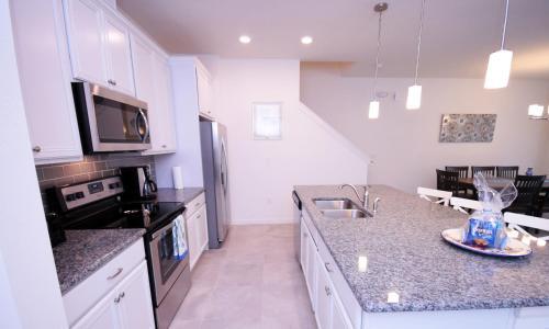 Four Bedrooms Townhome 5117