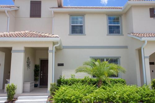 Four Bedrooms W/ Pool Storey Lake Resort 4902