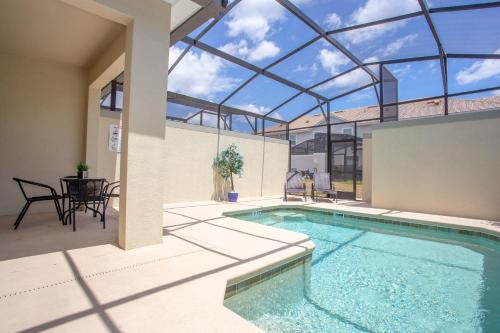 Four Bedrooms W/ Pool Storey Lake Resort 4902