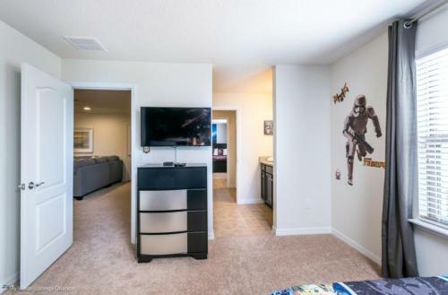 Stay Door Steps From Disney In de Leon Pool Retreat