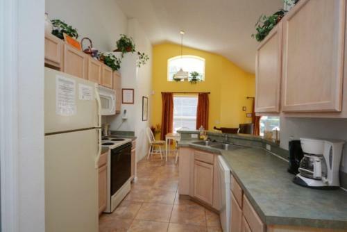 Lake Berkley Resort 4 Bedroom 2 Bath Pool Home