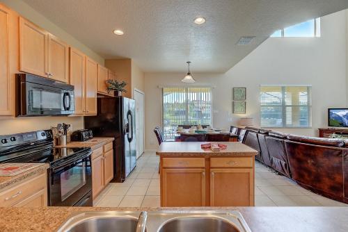 Kissimmee Villa Sleeps 12 Pool Air Con Wifi