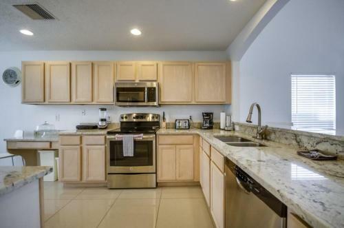950 Lake Berkley Drive Villa #221678 Villa