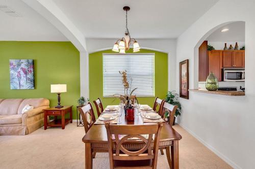 Kissimmee Villa Sleeps 10 Pool Air Con Wifi