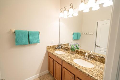 Cat Palm Townhome #231411 Townhouse