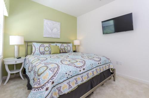Eight-bedroom Villa 498