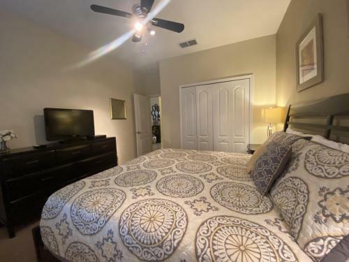 Villa Paradise Palms- 5 Bedroom Pool Home-3102pp