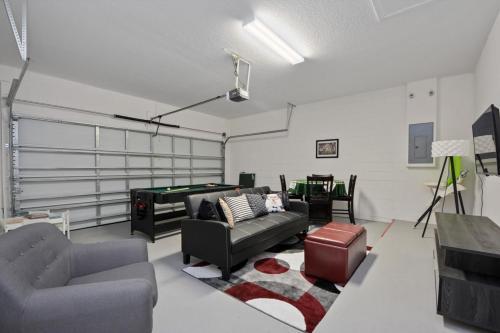 Villa 4-bedroom House W/ Private Pool - Lovely Location