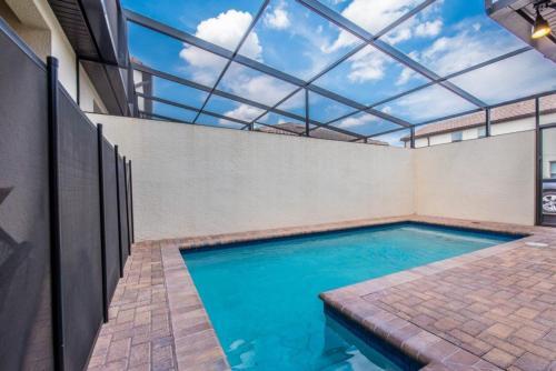 Menton Loop Villa Westside 7591e