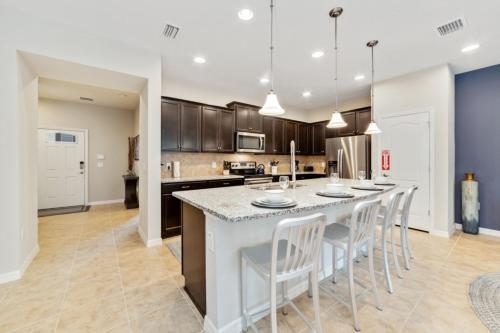 Windsor At Westside Luxury Pool Home Home