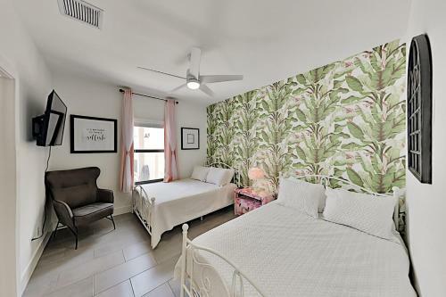 Pineapple Cove - Designer All-suite With Heated Pool Home