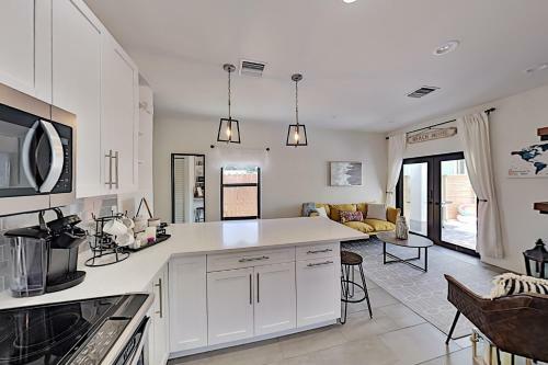 Pineapple Cove - Designer All-suite With Heated Pool Home