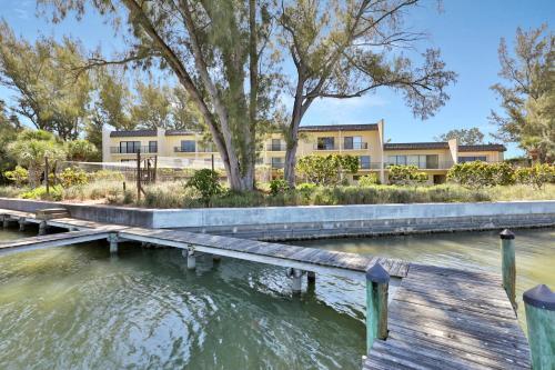 2 Bed 3 Bath Apartment In Longboat Key