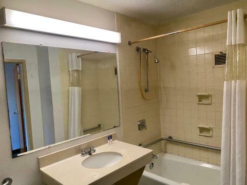 Hotel America's Best Value Inn