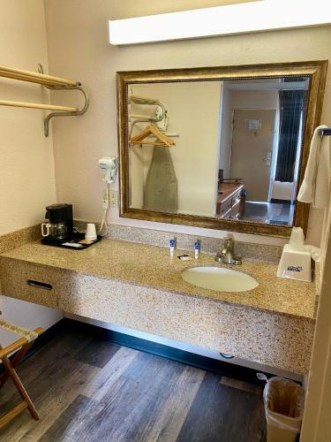 Hotel America's Best Value Inn