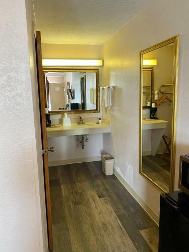 Hotel America's Best Value Inn