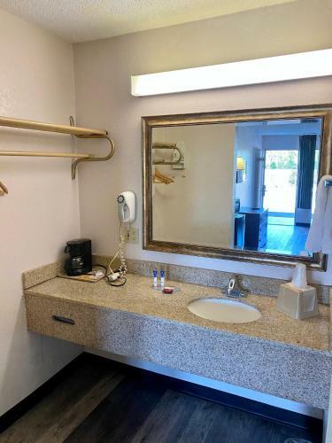 Hotel America's Best Value Inn