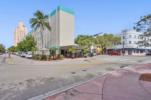 Wow Condo, Middle Of South Beach, Block From Ocean