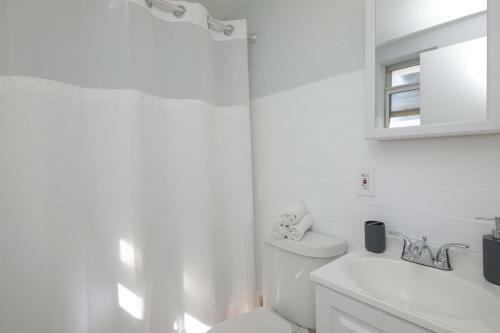 Double Unit (2 Studio Apartments), Miami Beach, 2 Mins To Ocean!
