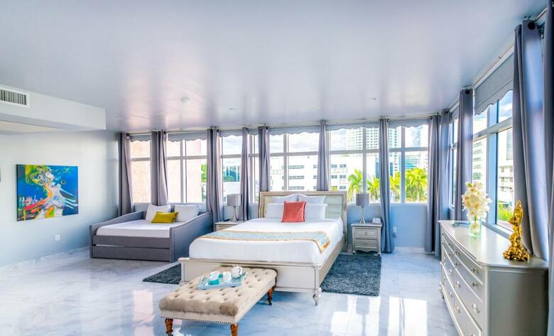 Hotel Secret Garden Miami Beach