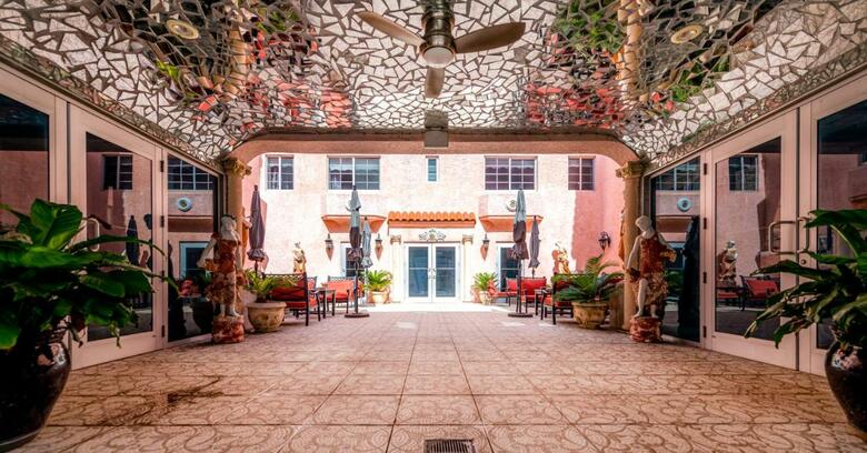 Hotel Secret Garden Miami Beach