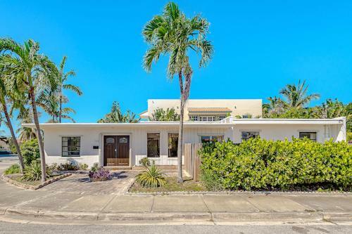 -exclusive Blue House By Stay Sol