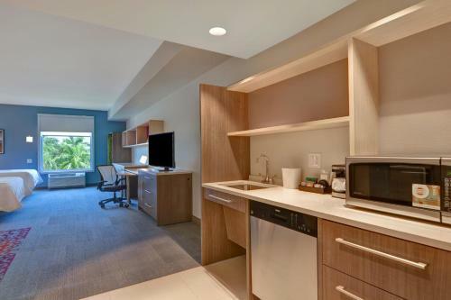 Hotel Home2 Suites By Hilton Naples I-75 Pine Ridge Road