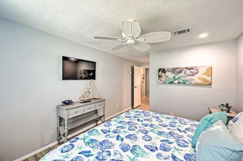 Modern Retreat With Yard Near Vanderbilt Beach!