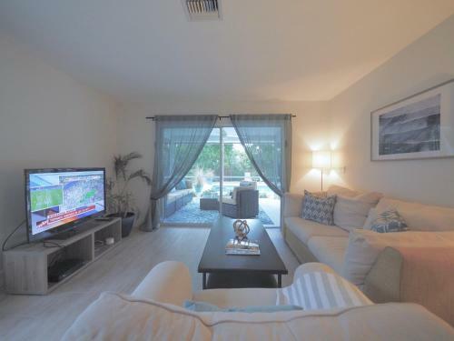 Naples Beach Bungalow