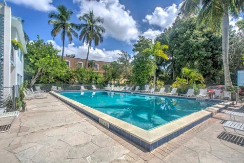 Apartamento Upscale Naples Condo With Pool Access Walk To Pier!