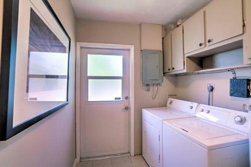 Cozy Naples Home With Lanai - 1 Mi To Bluebill Beach