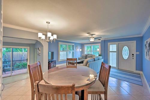 Quiet Naples Cottage With Patio Less Than 1 Mi To Beach