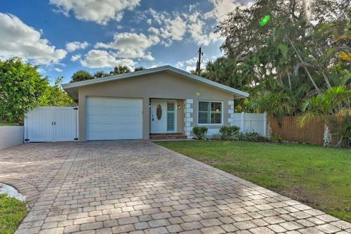 Quiet Naples Cottage With Patio Less Than 1 Mi To Beach