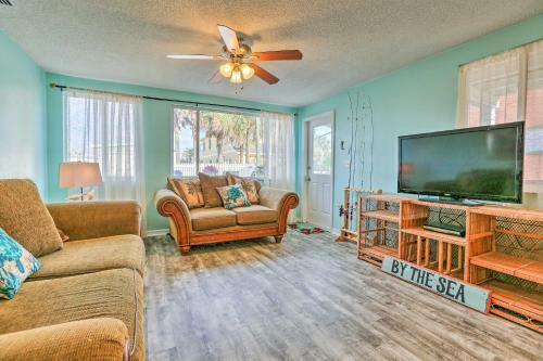 Cozy New Smyrna Beach Apartment - Steps From Beach