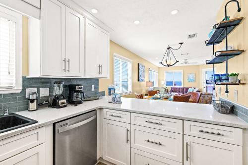 Sunset Harbour Palms 1