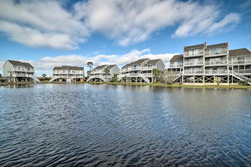 Breezy Bungalow With Pool, Beach Gear, And Balcony!