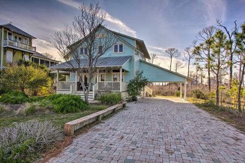 Quaint Family Retreat With Bbq, Steps To Beach!