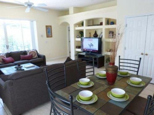 Contemporary 6 Bedroom 4 Bath Villa In Glenbrook Resort