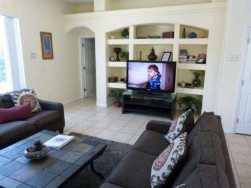 Contemporary 6 Bedroom 4 Bath Villa In Glenbrook Resort
