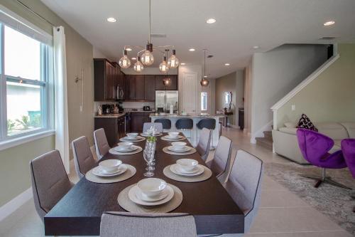 Encore Resort 8 Bedroom Vacation Home With Pool (2104)