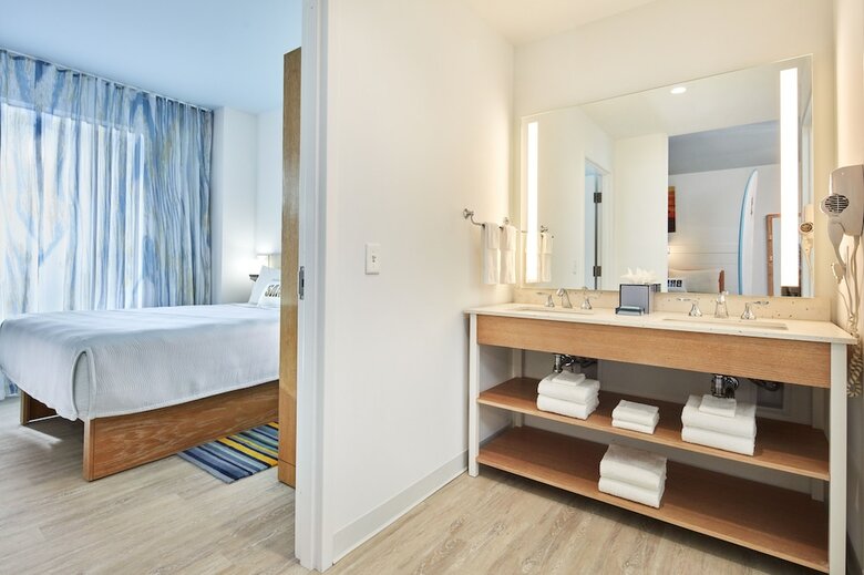 Hotel Universal's Endless Summer Resort - Dockside Inn And Suites