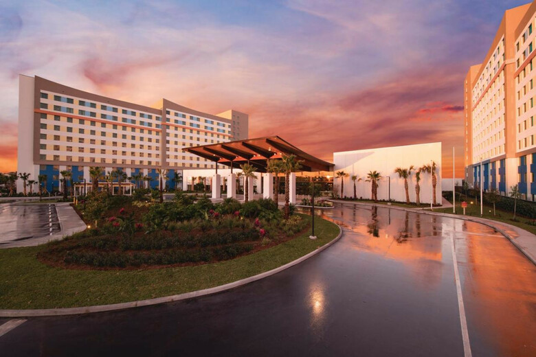 Hotel Universal's Endless Summer Resort - Dockside Inn And Suites