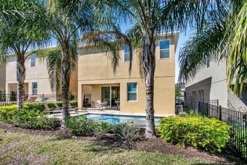 8 Bedroom Vacation Home With Pool (1760)