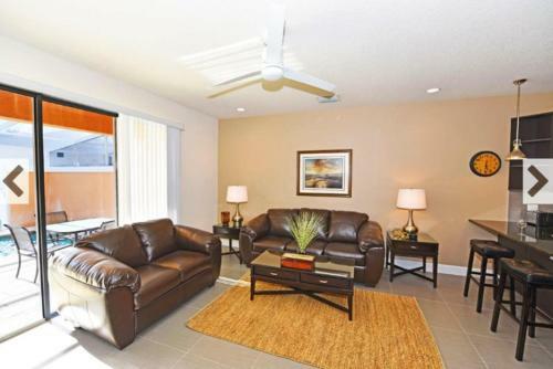 Modern 3 Bedroom 3 Bath Town Home Near Disney