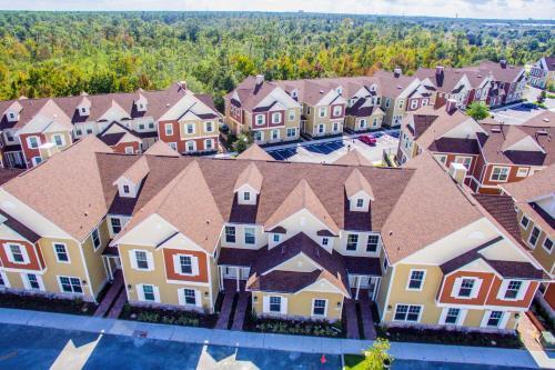 Dream Townhome With Balcony Summerville Su7576