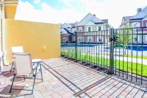Dream Townhome With Balcony Summerville Su7576
