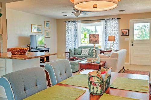 Ormond Beach Bungalow With Patio And Quiet Setting!