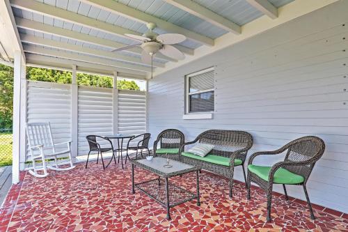 Ormond Beach Bungalow With Patio And Quiet Setting!
