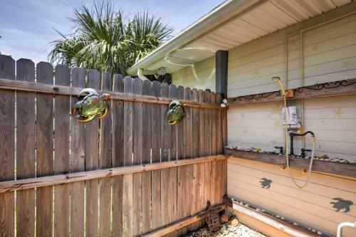 Spacious Home With Yard, 0 5 Mi To Ormond Beach