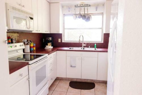 Portside10 - 2 Bedroom 206 Inlet Way